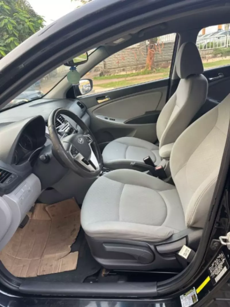 Hyundai Accent   - 2013