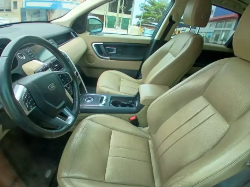 Land Rover Discovery Sport - 2016