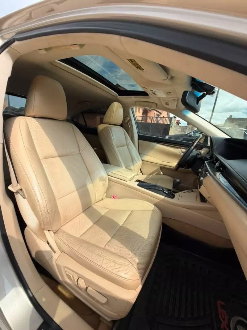 Lexus ES   - 2013