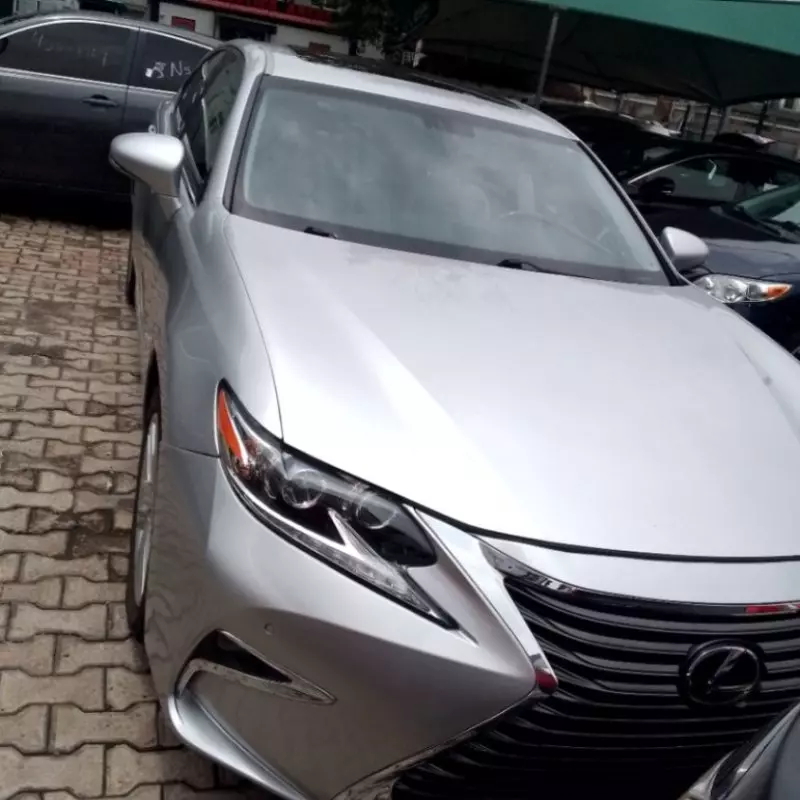 Lexus ES   - 2014