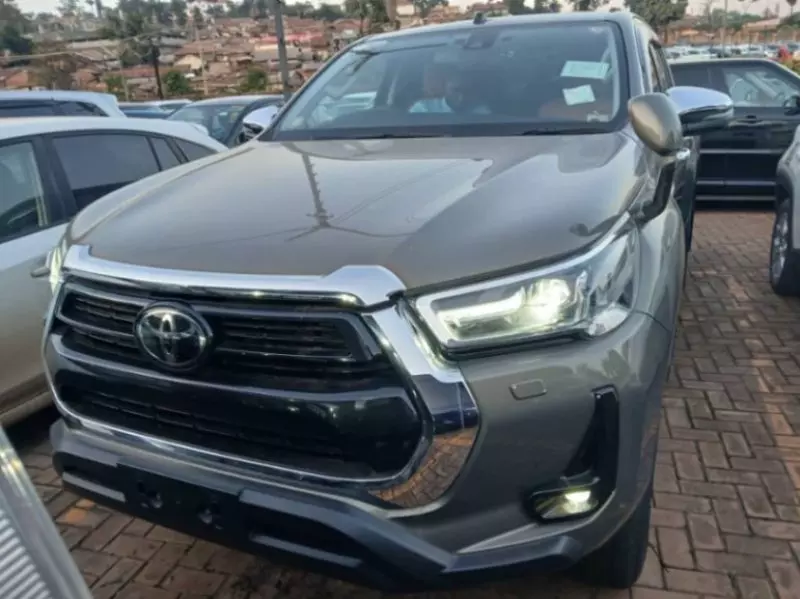 Toyota Hilux   - 2020