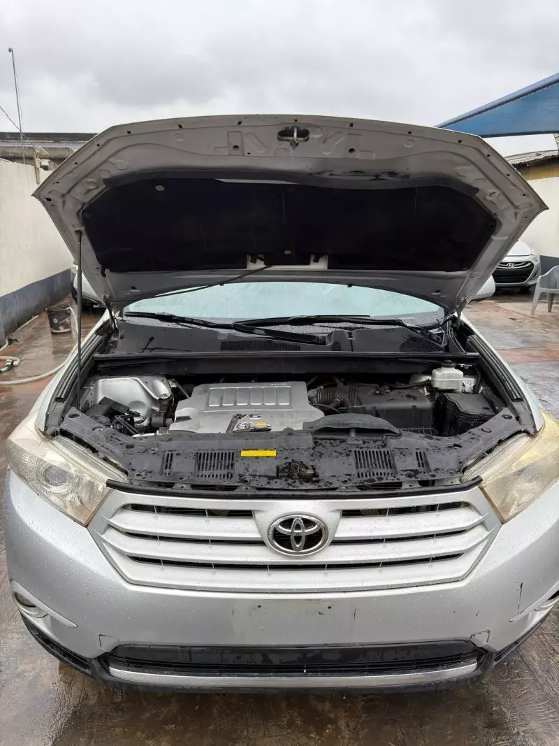 TOYOTA Highlander   - 2012