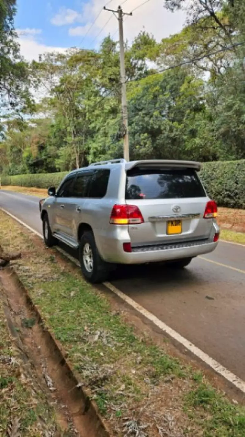 TOYOTA Land Cruiser   - 2009