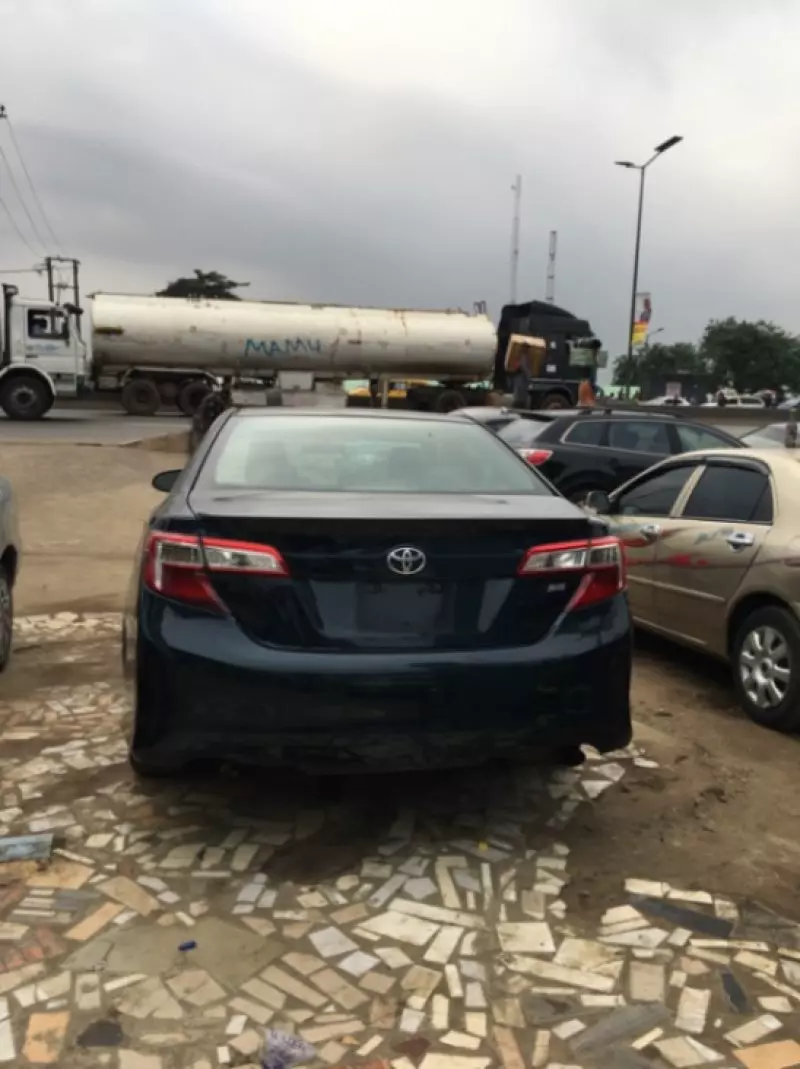 Toyota Camry   - 2014