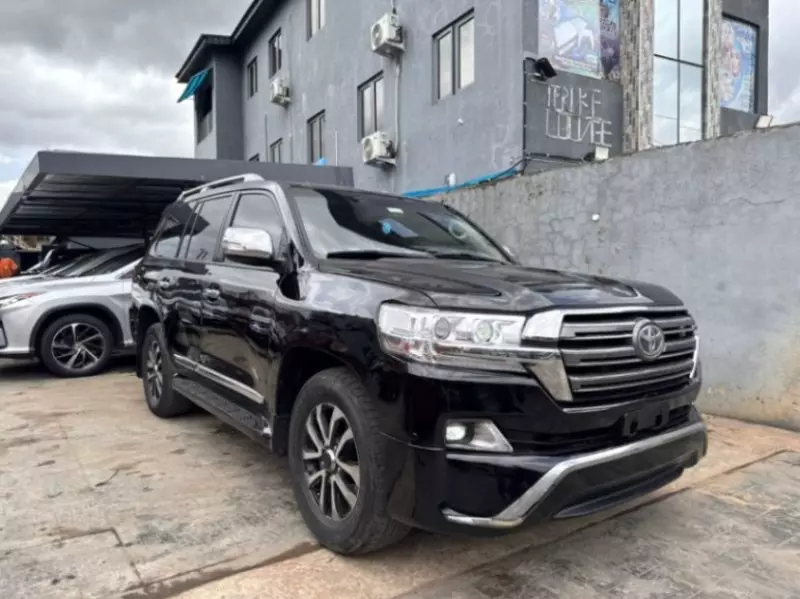 Toyota Land Cruiser   - 2014