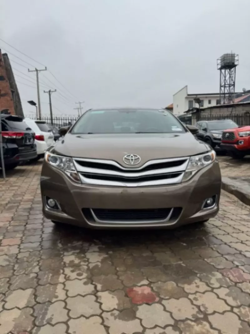 Toyota Venza   - 2014