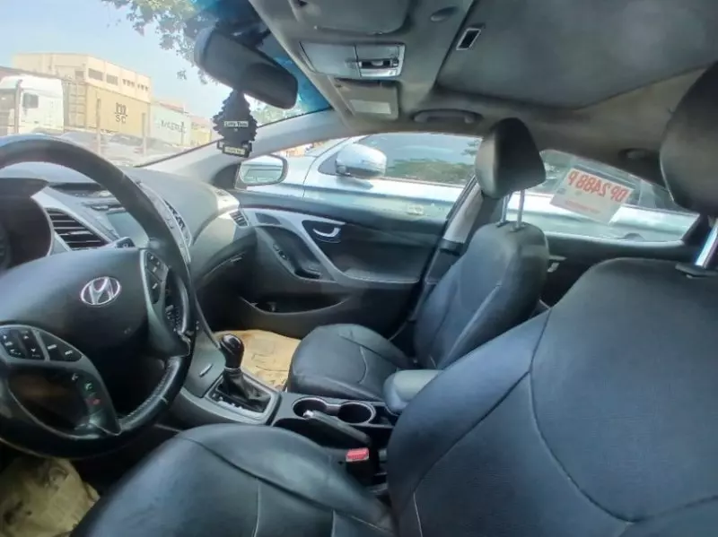 Hyundai Elantra - 2016