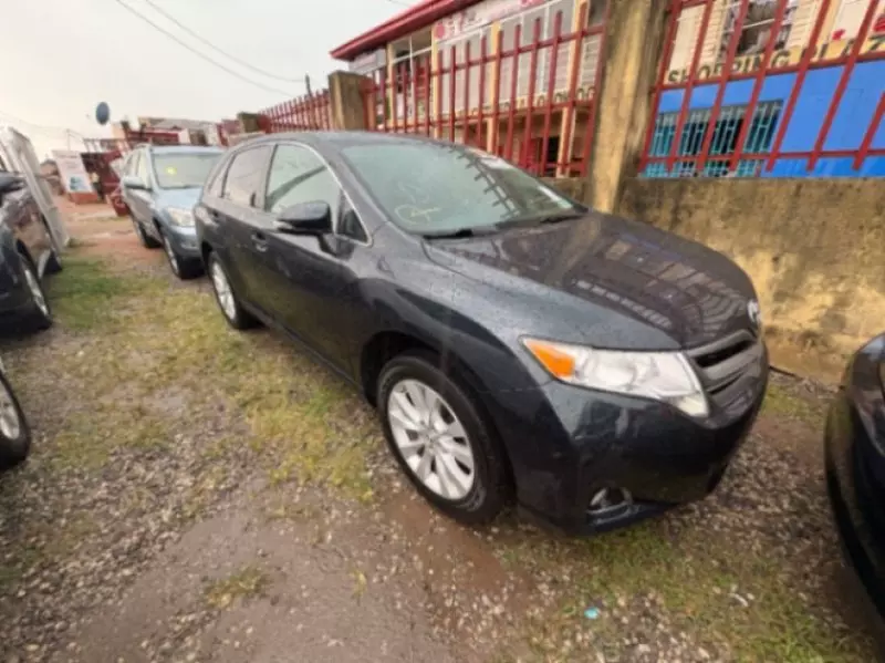 Toyota Venza   - 2014