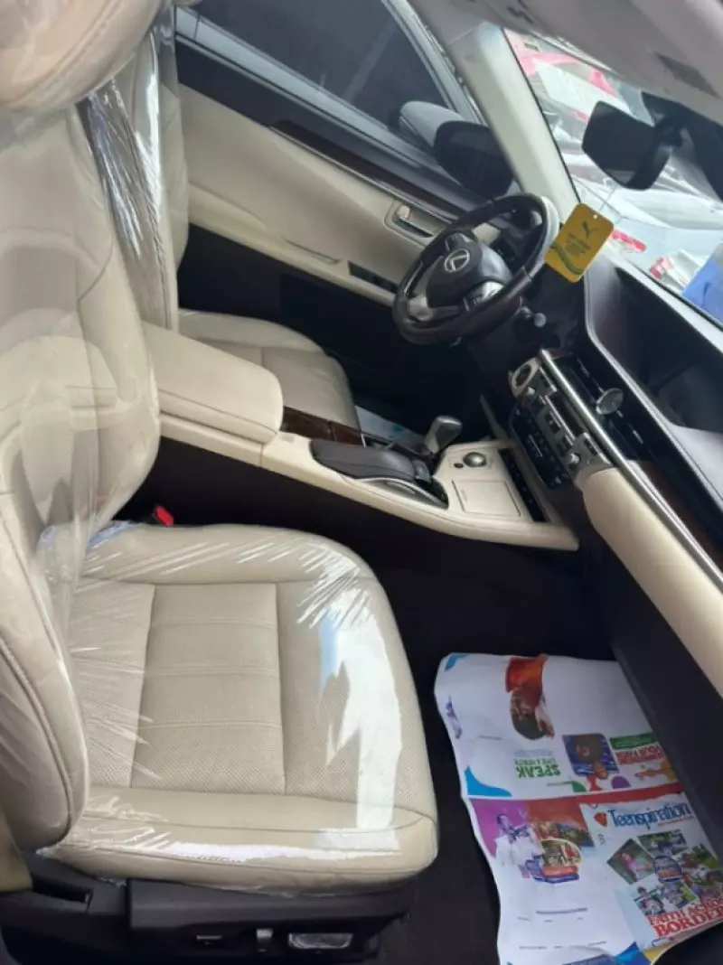 Lexus ES 350   - 2016