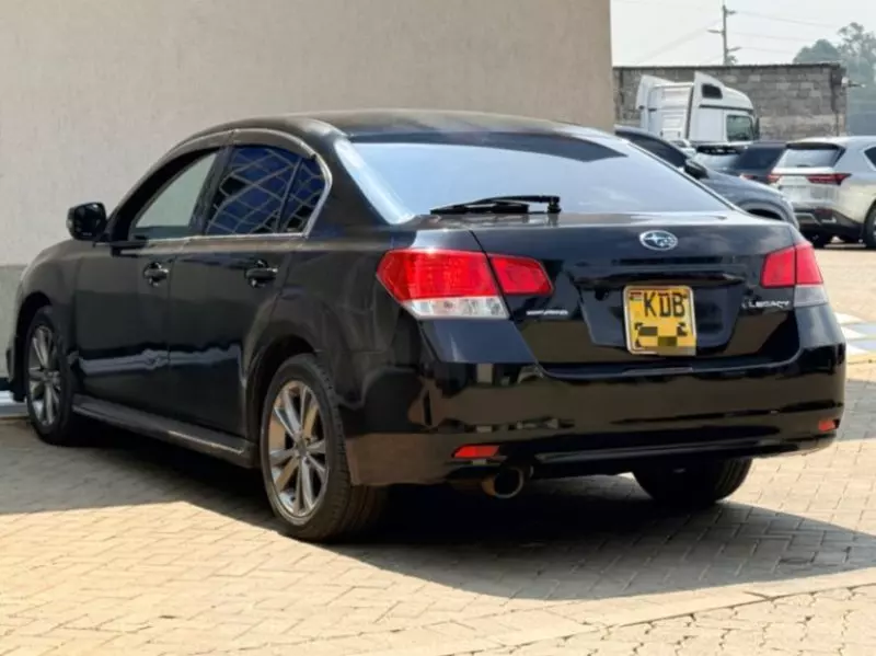 Subaru Legacy   - 2013