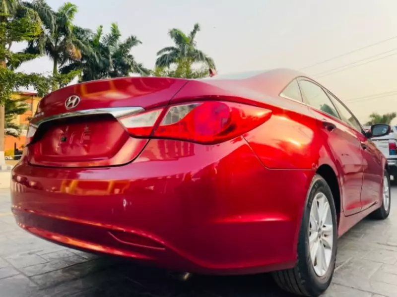 Hyundai Sonata   - 2013