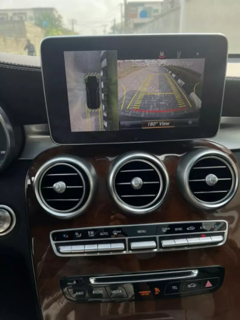 Mercedes-Benz GLC 300   - 2016