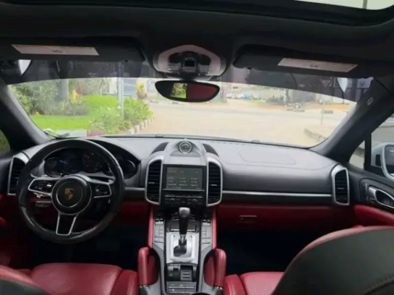PORSCHE Cayenne   - 2016