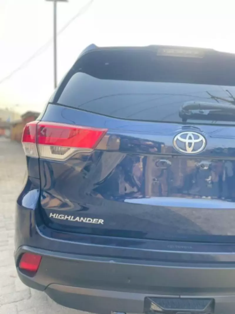 Toyota Highlander   - 2015