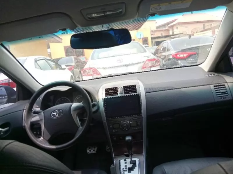 Toyota Corolla   - 2009