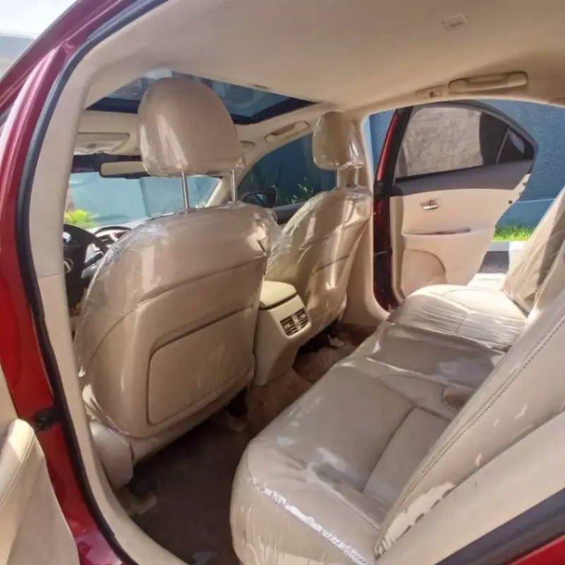 Lexus ES 350   - 2010