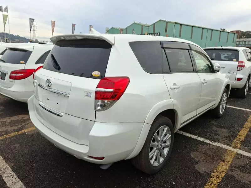 Toyota Vanguard    - 2012