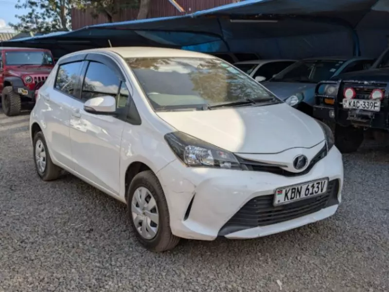 Toyota Vitz   - 2016