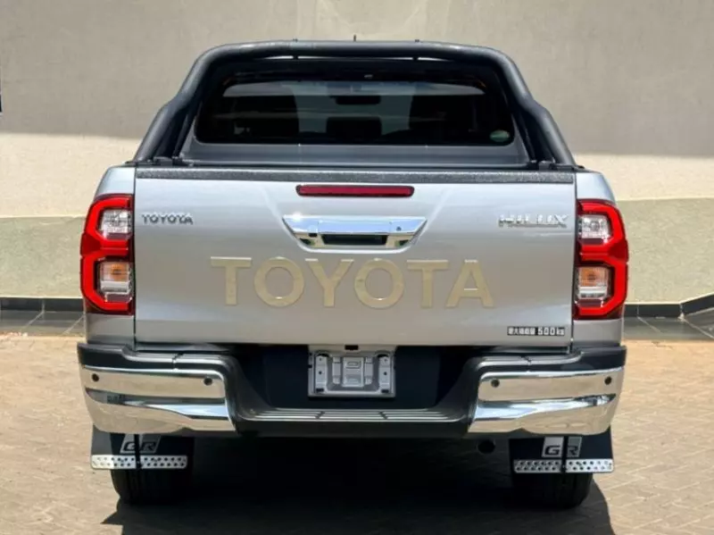 Toyota Hilux   - 2020