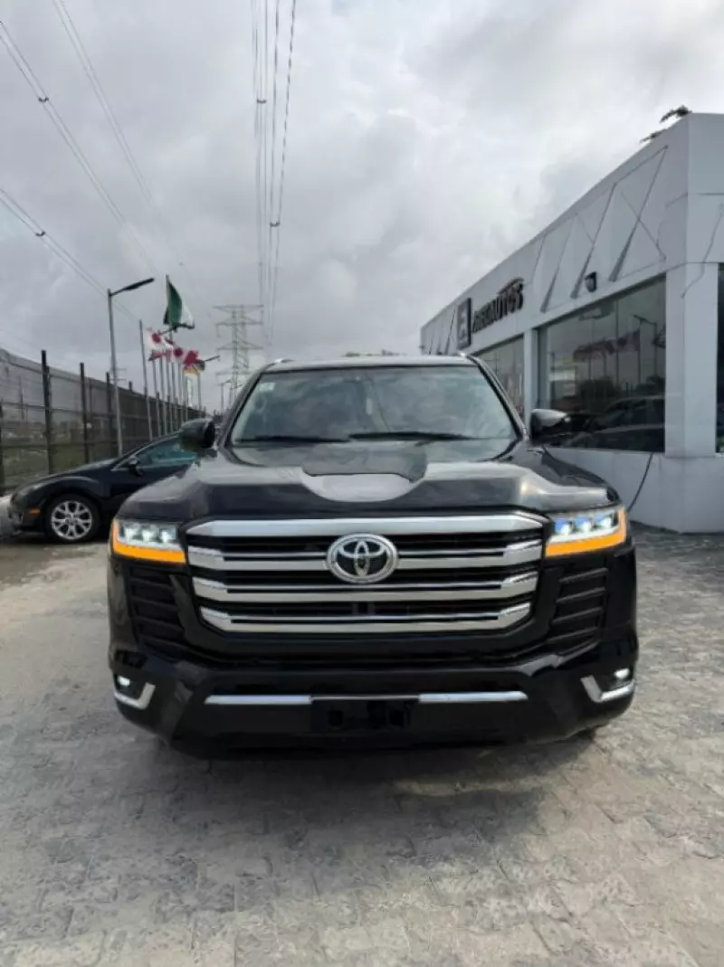 Toyota Land Cruiser   - 2012