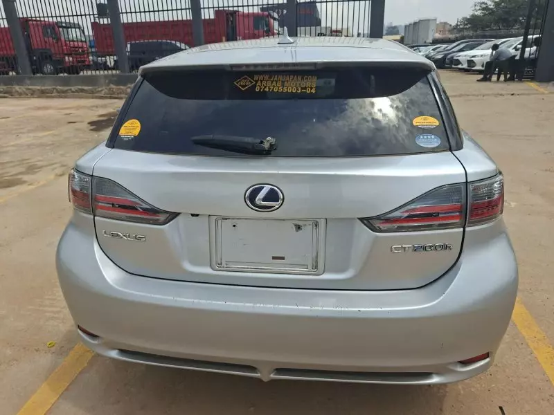 Lexus CT 200h   - 2013