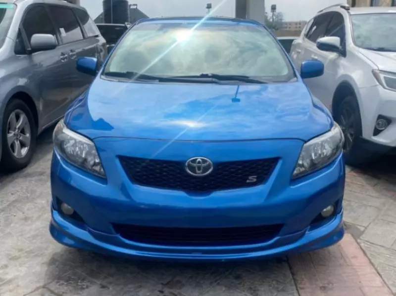Toyota Corolla   - 2009