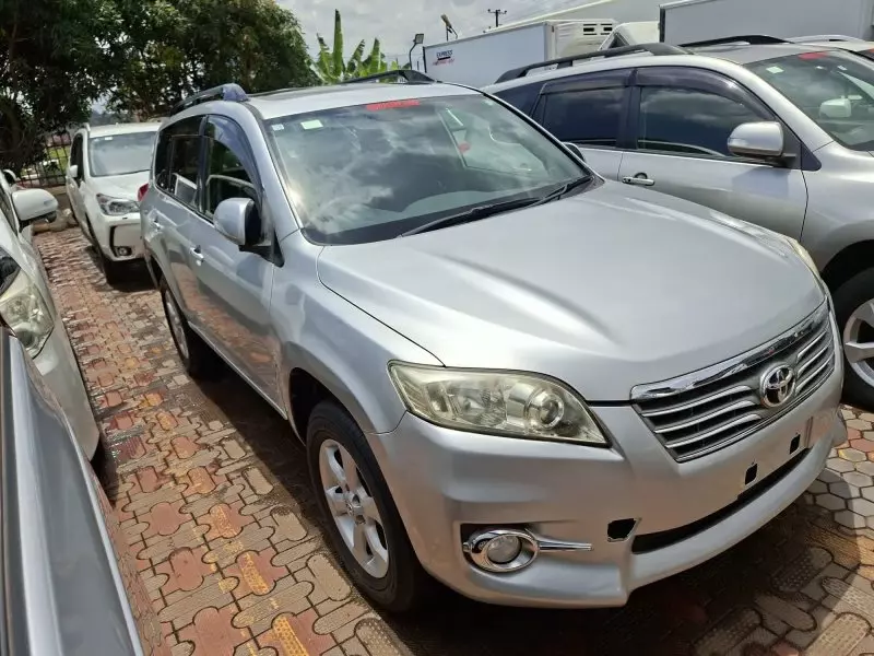 Toyota Vanguard    - 2011