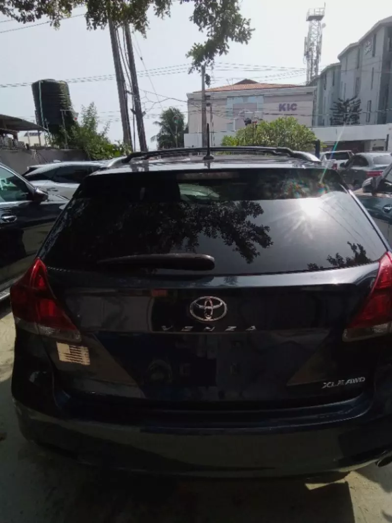 Toyota Venza   - 2013