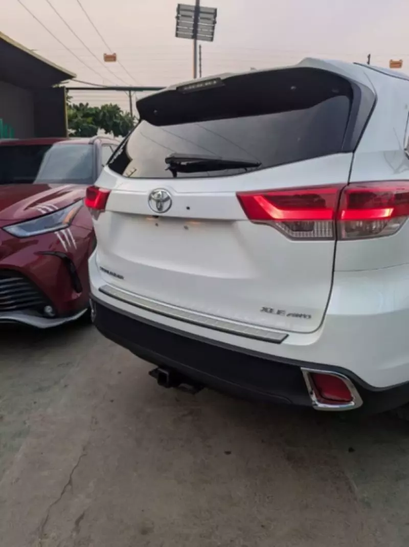 Toyota Highlander   - 2017