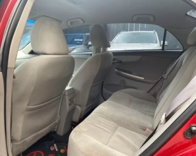 Toyota Corolla   - 2010