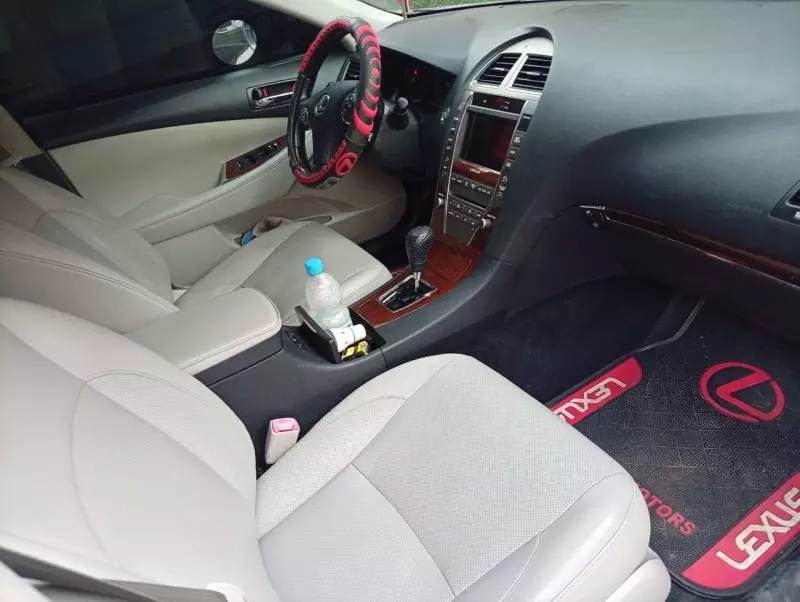 Lexus ES 350   - 2011