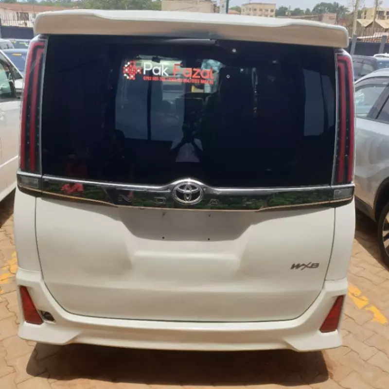 TOYOTA Noah   - 2018
