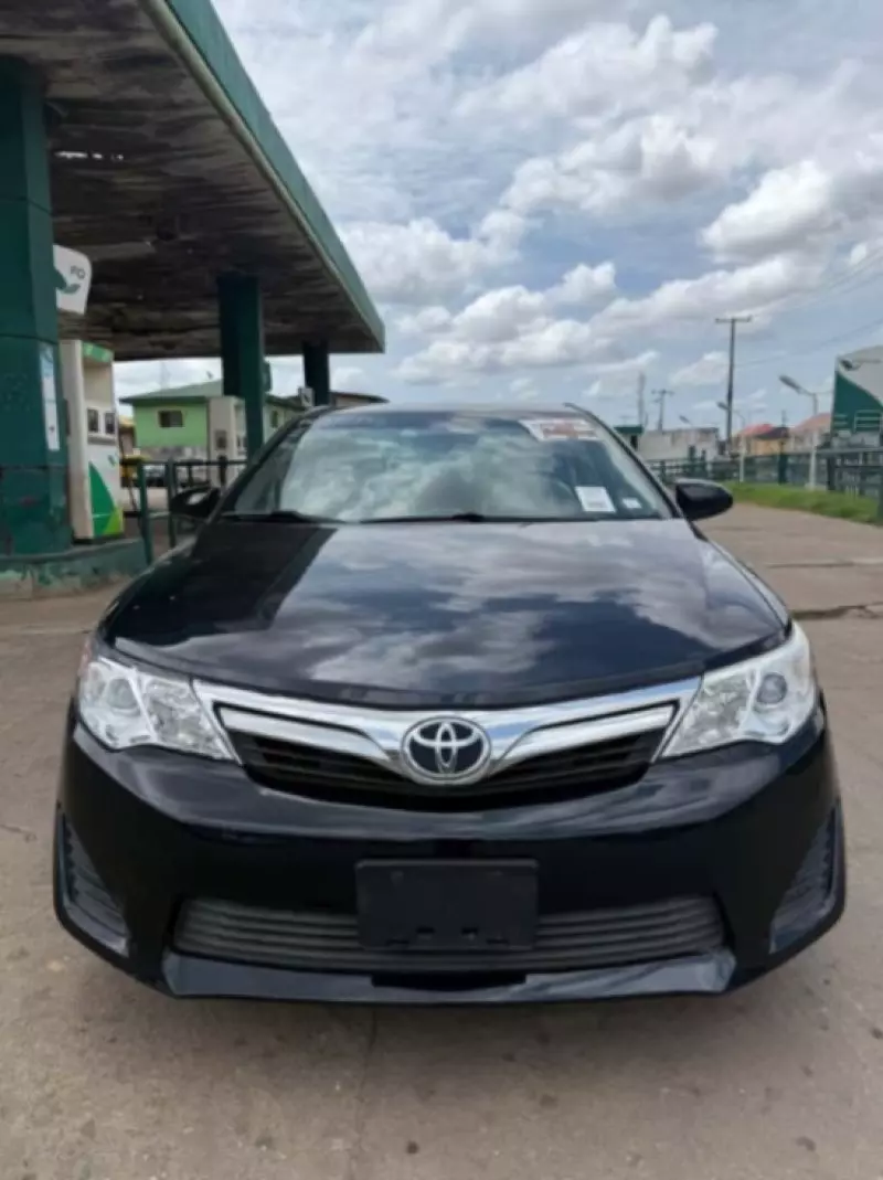 Toyota Camry   - 2014