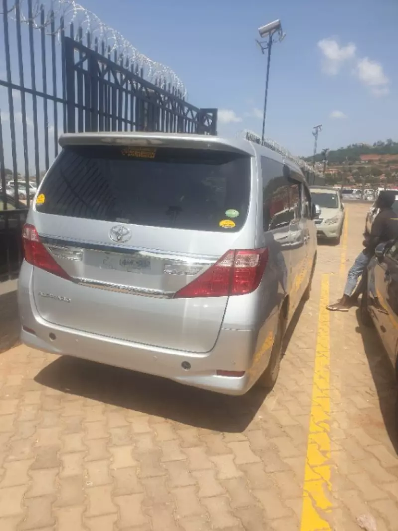 TOYOTA Alphard   - 2013
