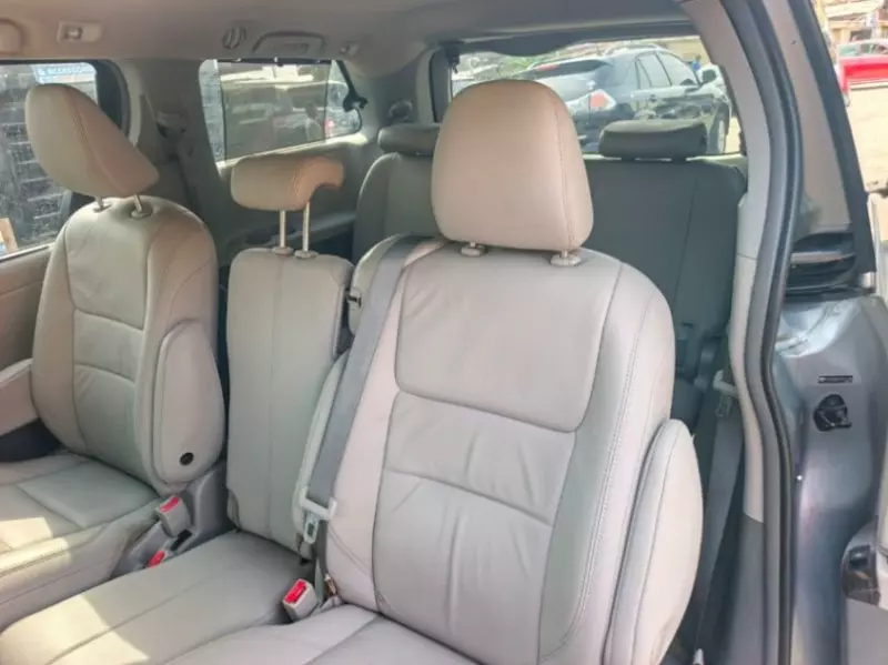 Toyota Sienna   - 2015
