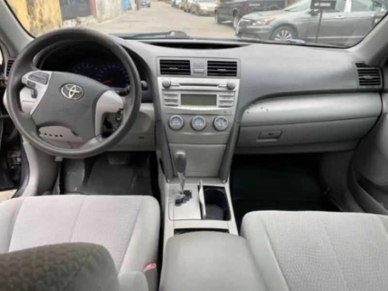 Toyota Camry   - 2011