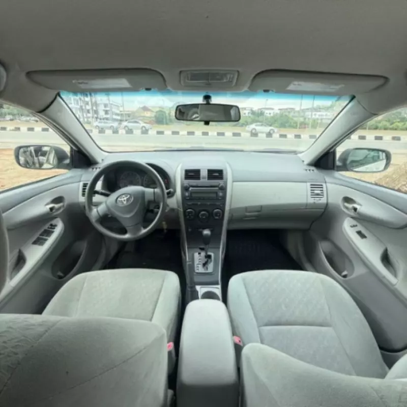 TOYOTA Corolla   - 2010