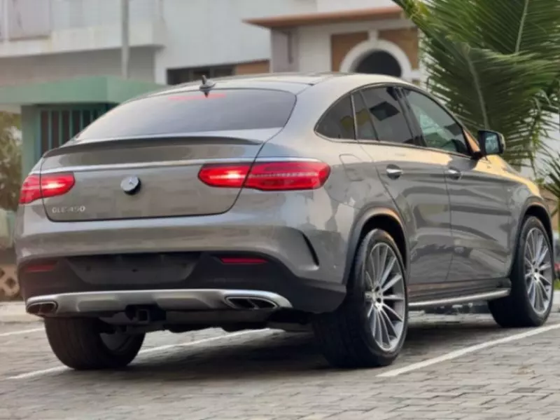 Mercedes-Benz GLE-Class   - 2016