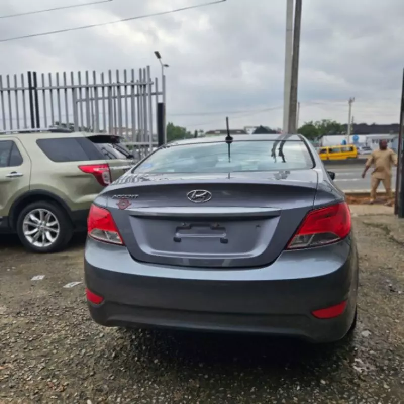 Hyundai Accent   - 2015
