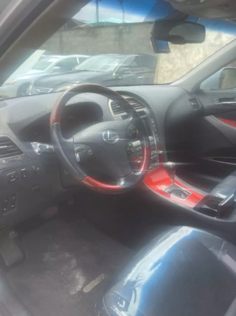 Lexus ES   - 2010