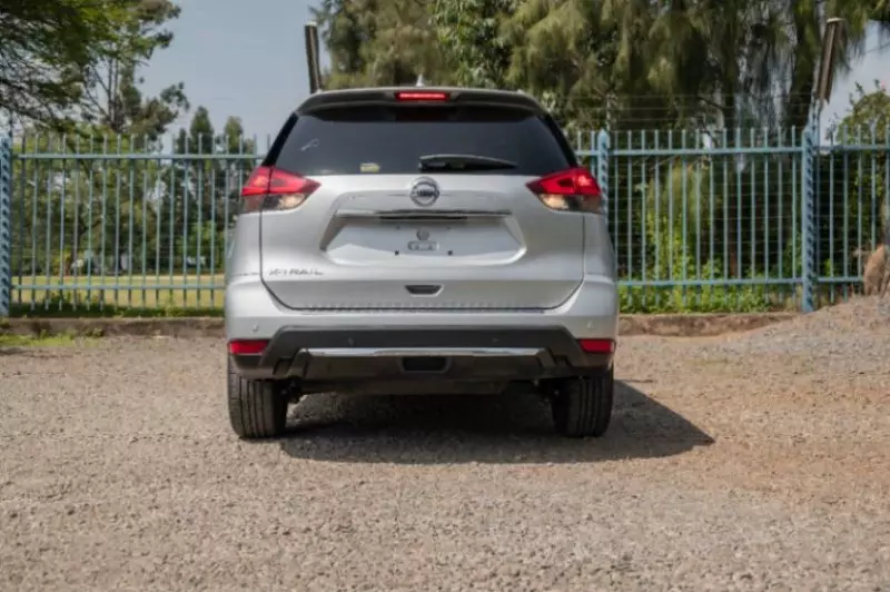 Nissan X-TRAIL    - 2018