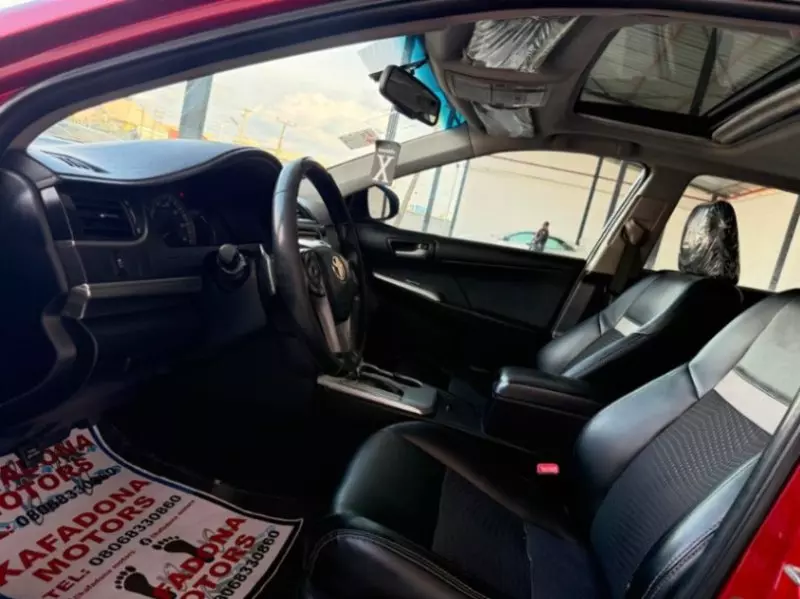 TOYOTA Camry - 2012