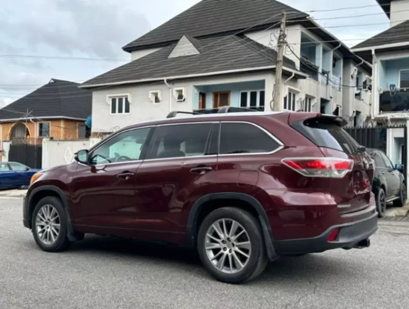 TOYOTA Highlander   - 2016