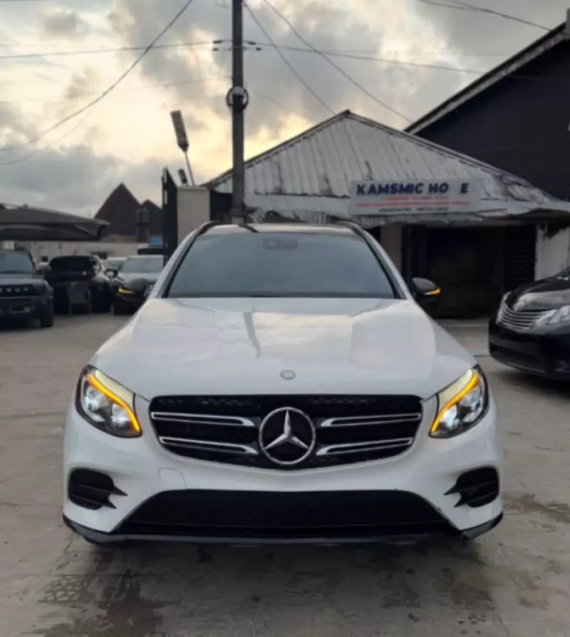 Mercedes-Benz GLC 300   - 2016