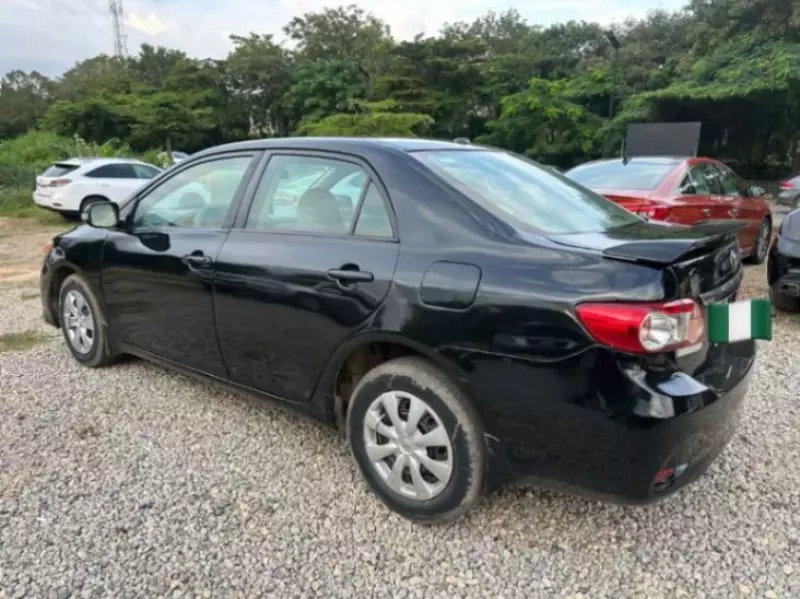 TOYOTA corolla   - 2010