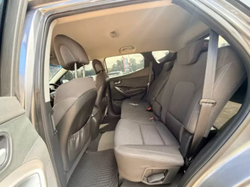 Hyundai Santa Fe   - 2013