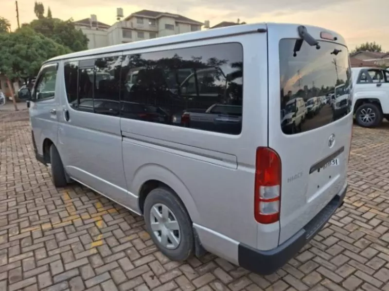Toyota Hiace   - 2018