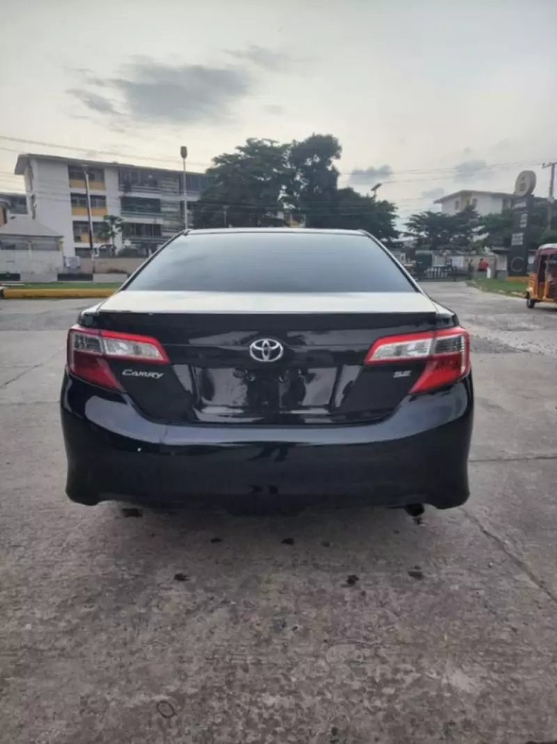 TOYOTA Camry   - 2012
