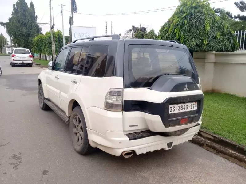Mitsubishi Pajero   - 2016