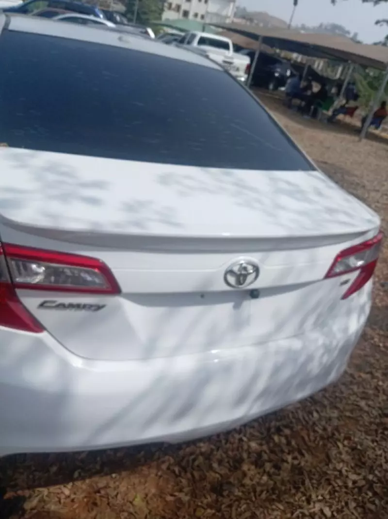 Toyota Camry   - 2012